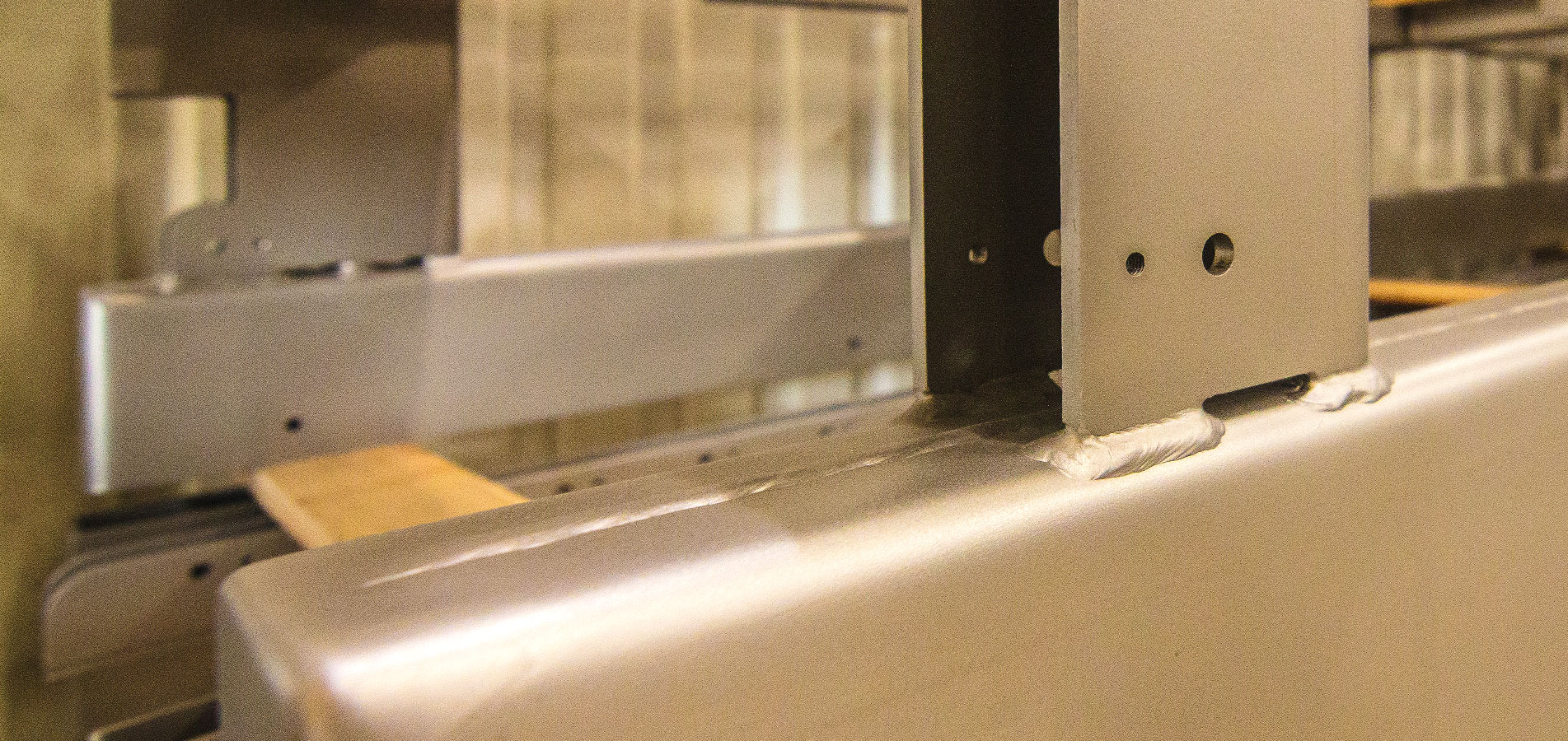 qodef-fullwidth-slider